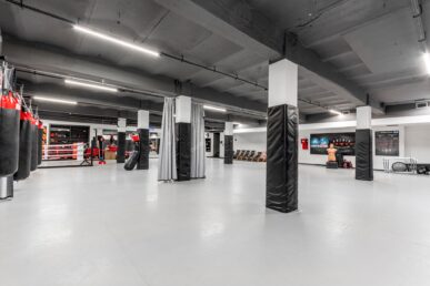 Kuźnia Łódź - Centrum Atletyki - Wnętrze siłowni - Sala Fight